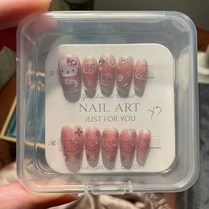 NIB Hello kitty luxury LV patterns rhinestones press on nails medium length XS